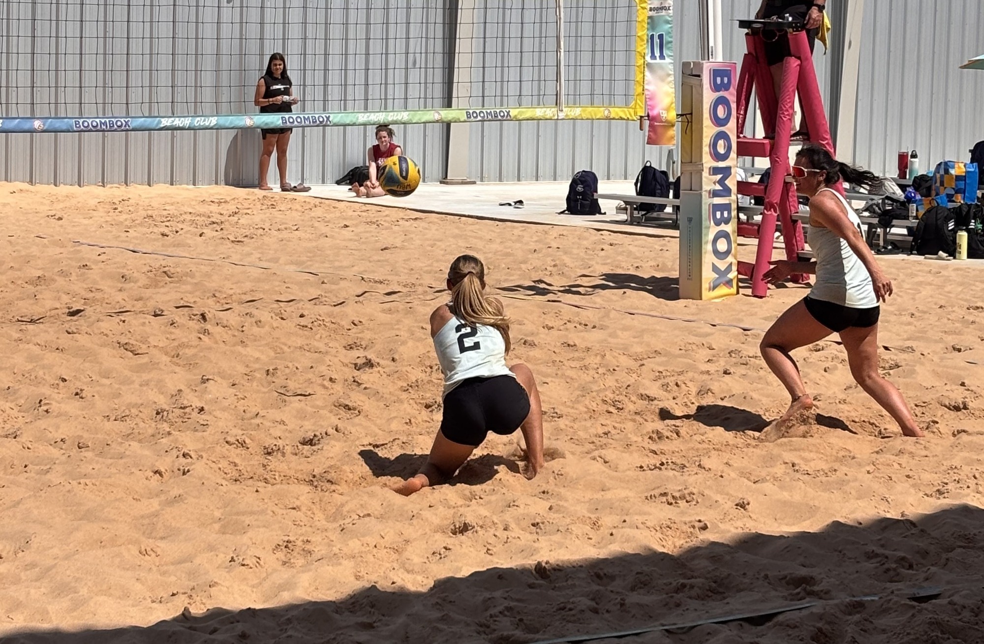 emily & selma beach vb