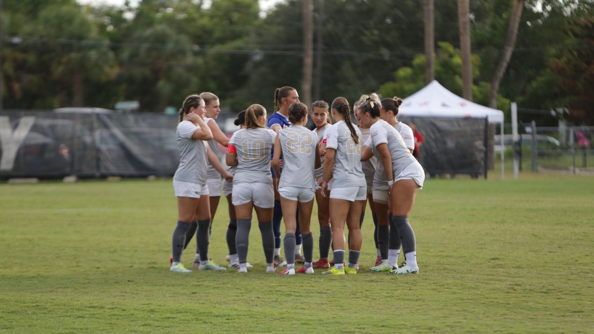 Team Huddle Pregame at SEU