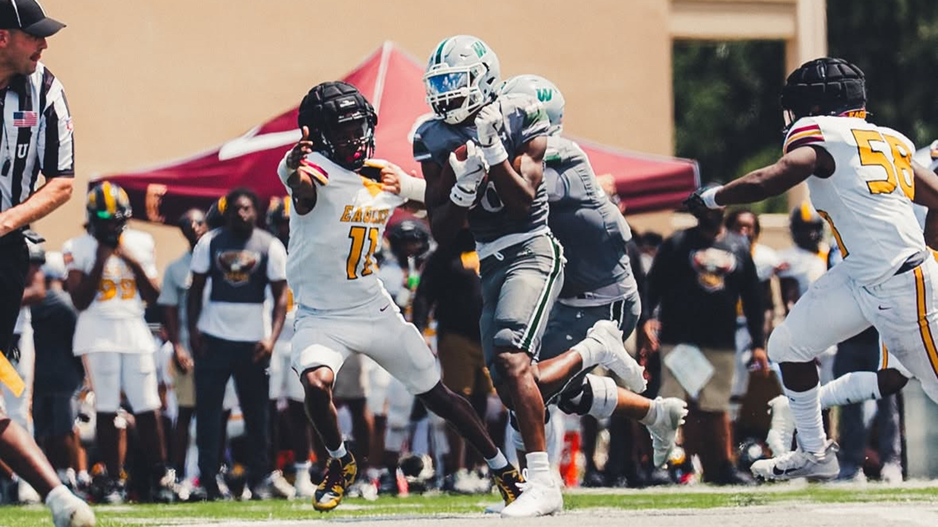 Quinton Moore Catching the pass for a touchdown 