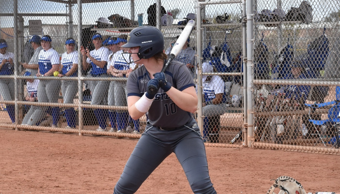 Ainsley Hinz Softball ster University Athletics