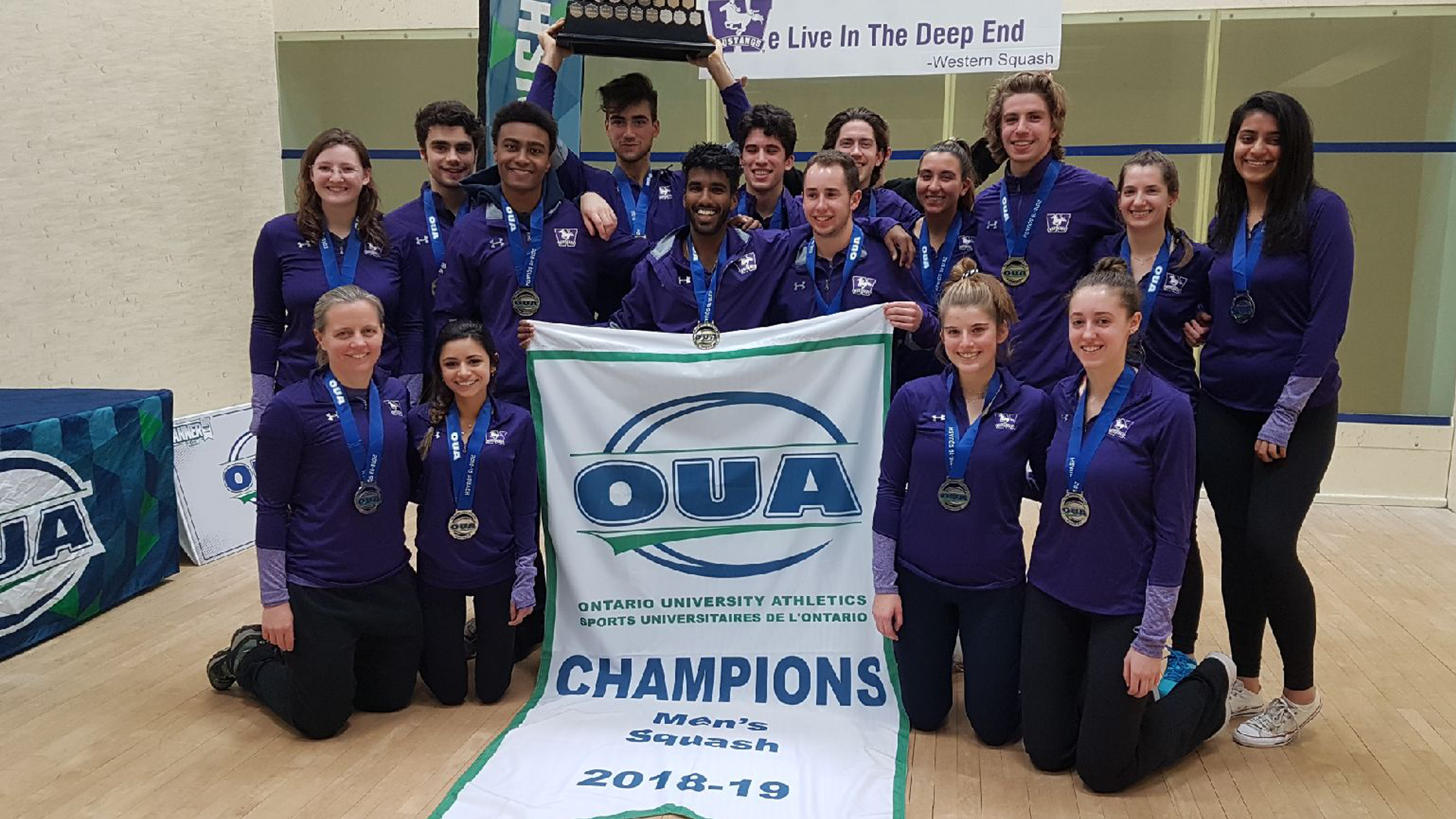 2019 OUA Squash team photo