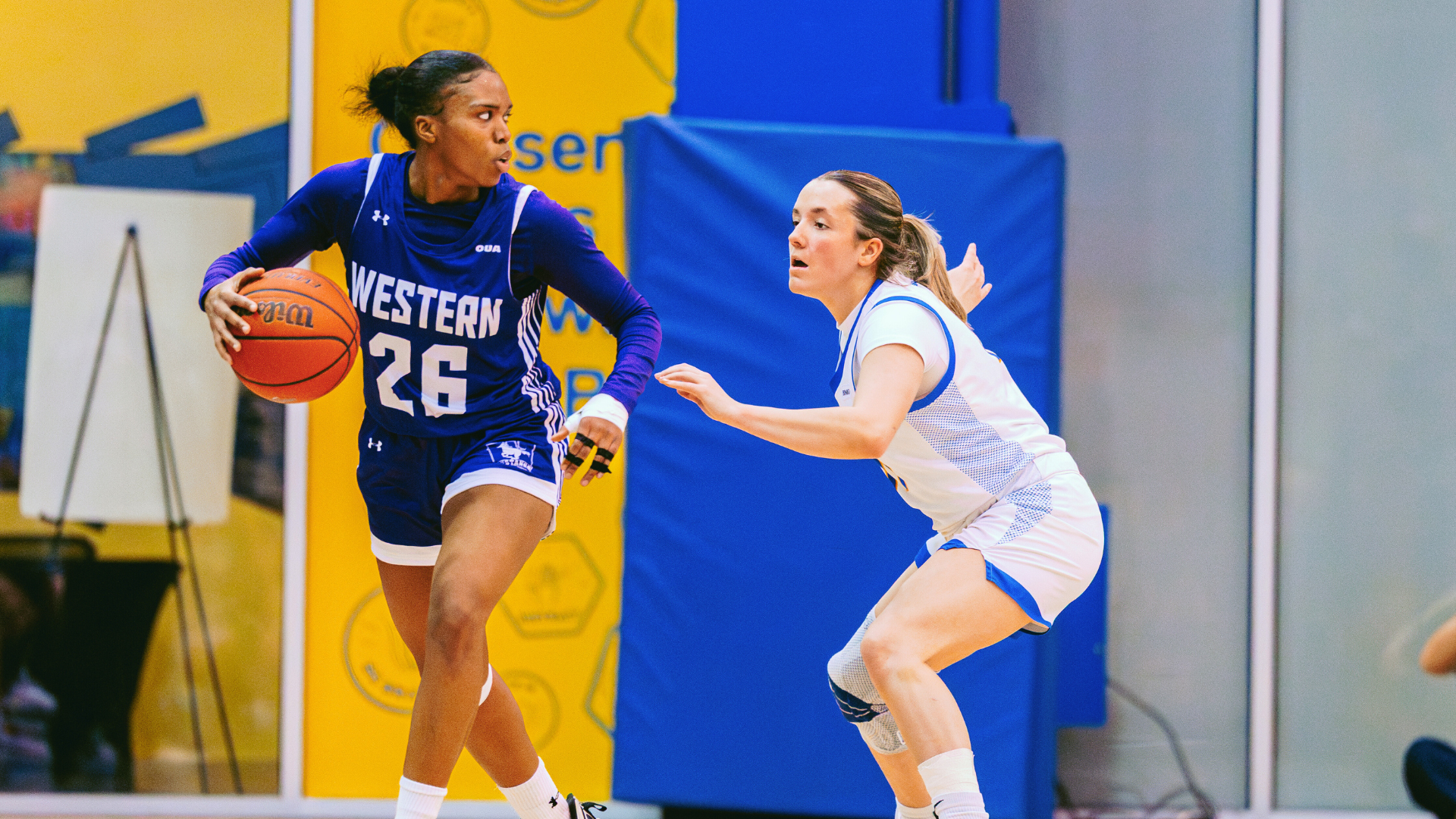 Paris Alexander plays the ball against TMU - February 21, 2026
