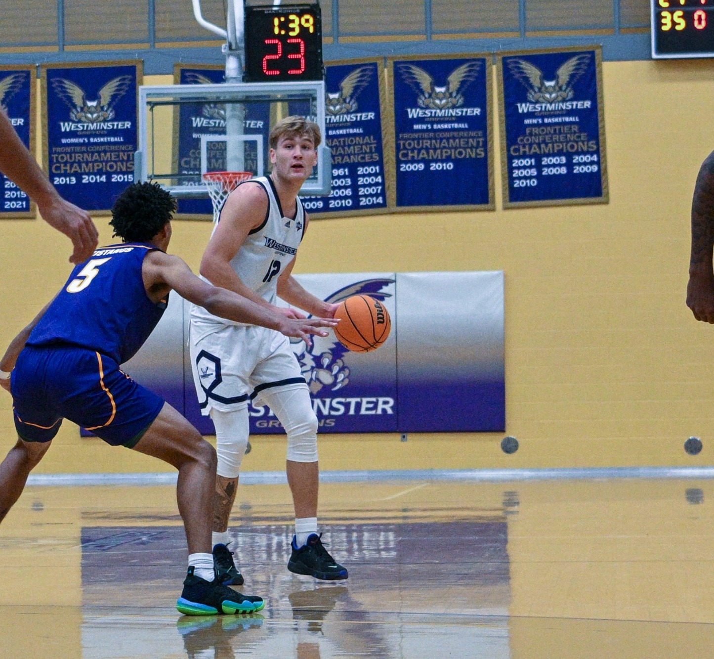 Men's Basketball Battles with New Mexico Highlands Westminster
