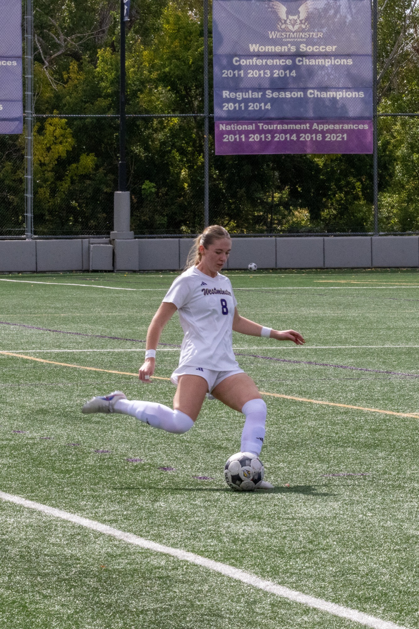 Ella Schutjer lining up a pass