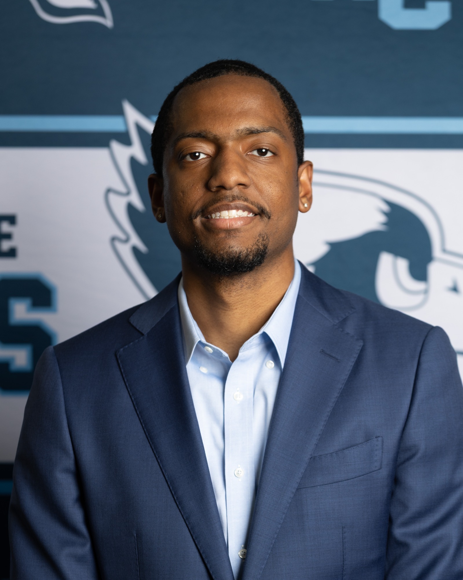 Coach Boyd headshot MBB