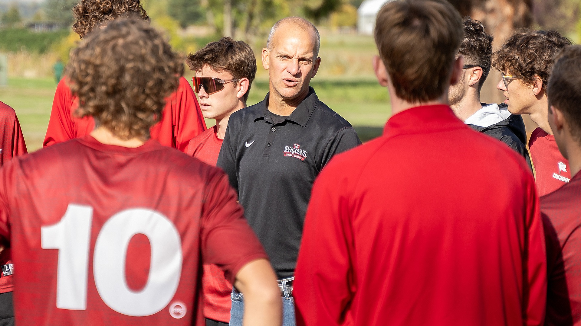 Toby Schwarz preps the men's team at Linfield George Oja Invite 2025