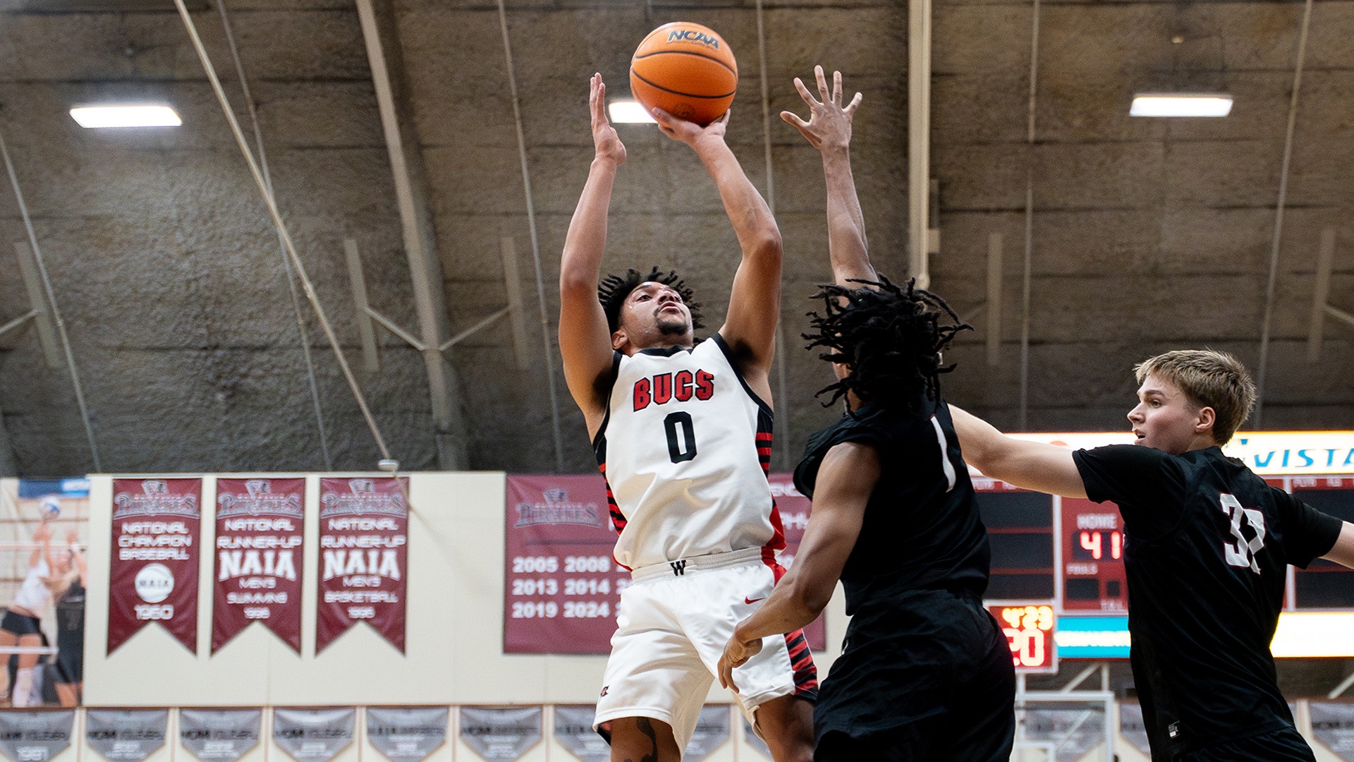 Kobe Parlin pulls up vs. Willamette 2025-26