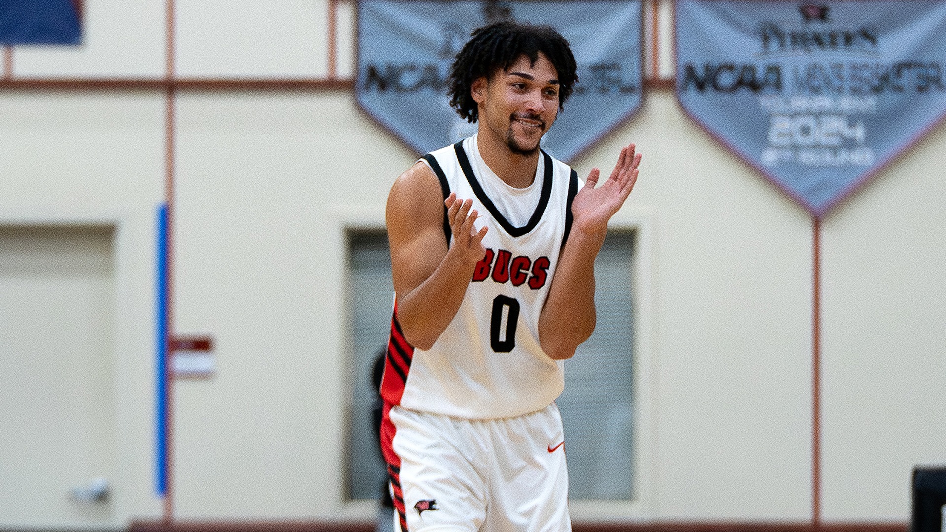 Kobe Parlin made his season debut vs. Willamette 2025-26