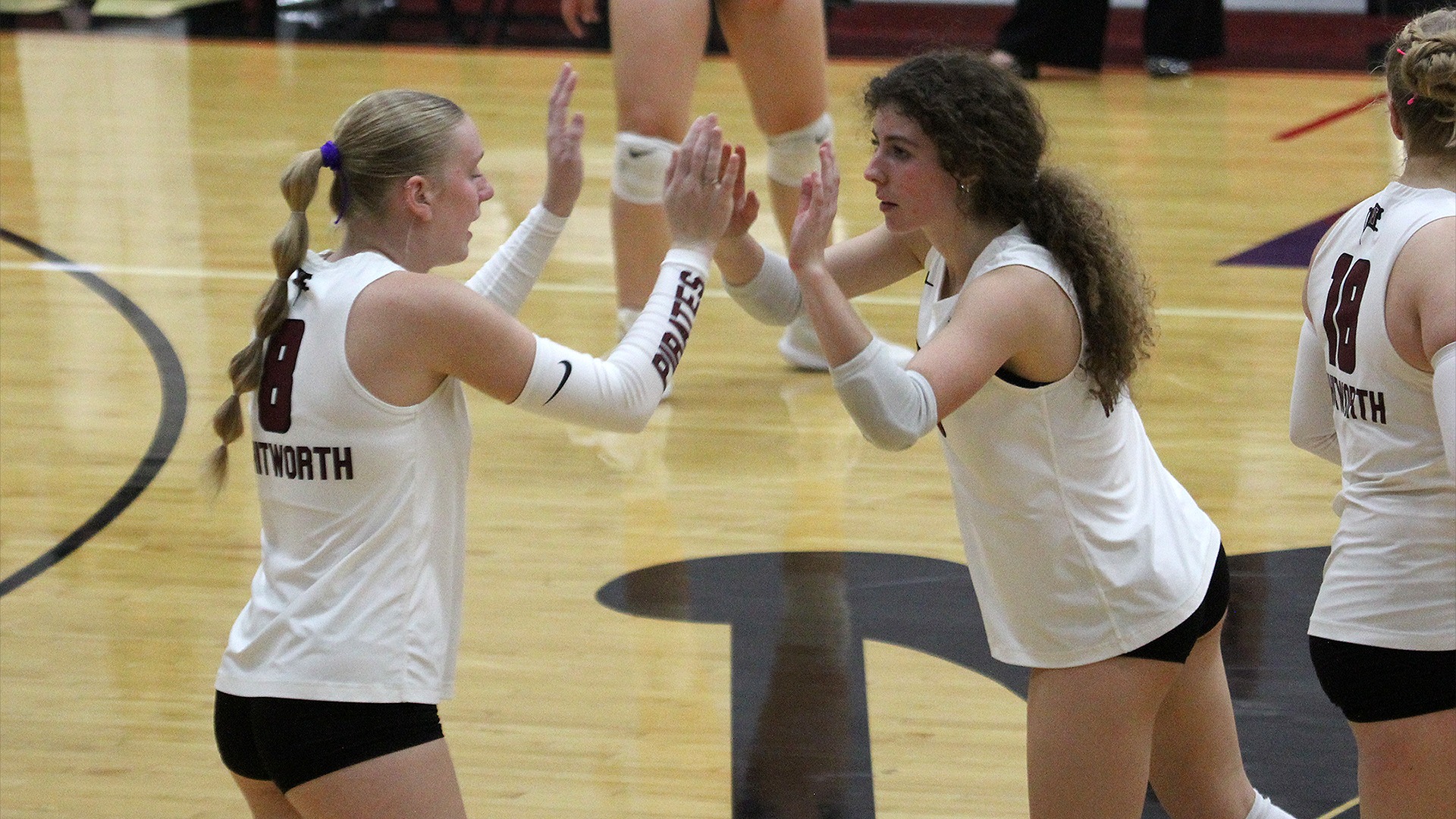Kaylee Winterroth and Sofie Fox prepare for a point vs. George Fox 2026
