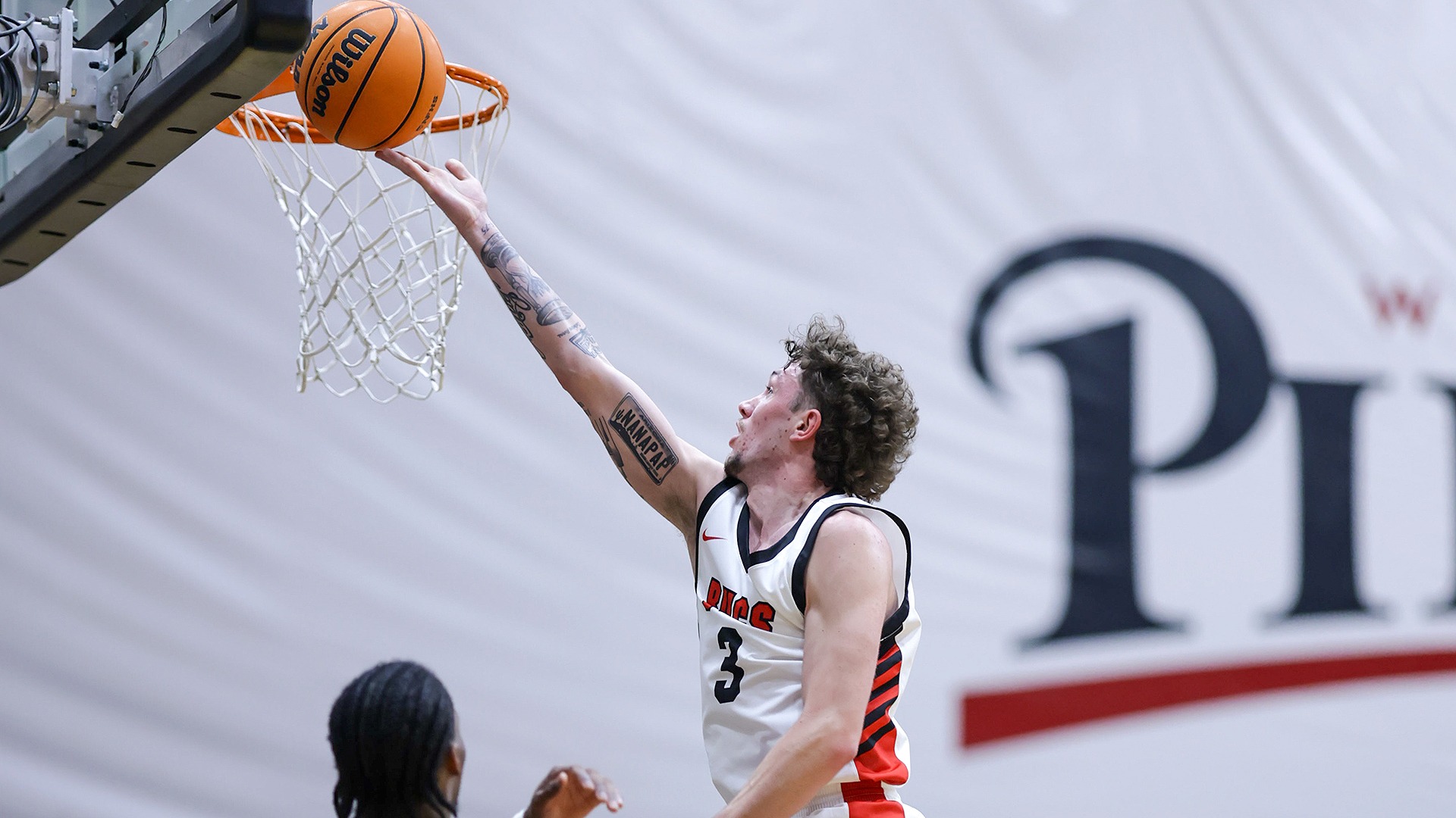 Nate Krohn hits a layup vs. Belhaven 2025-26