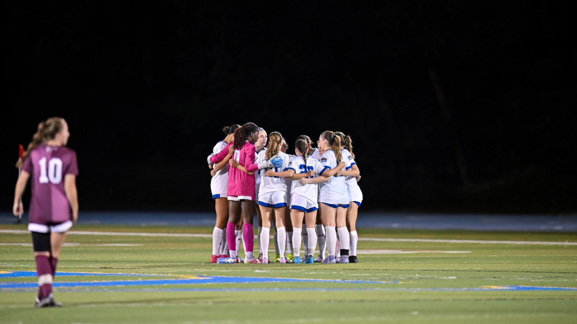 WSOC Team Huddle vs Washington College
