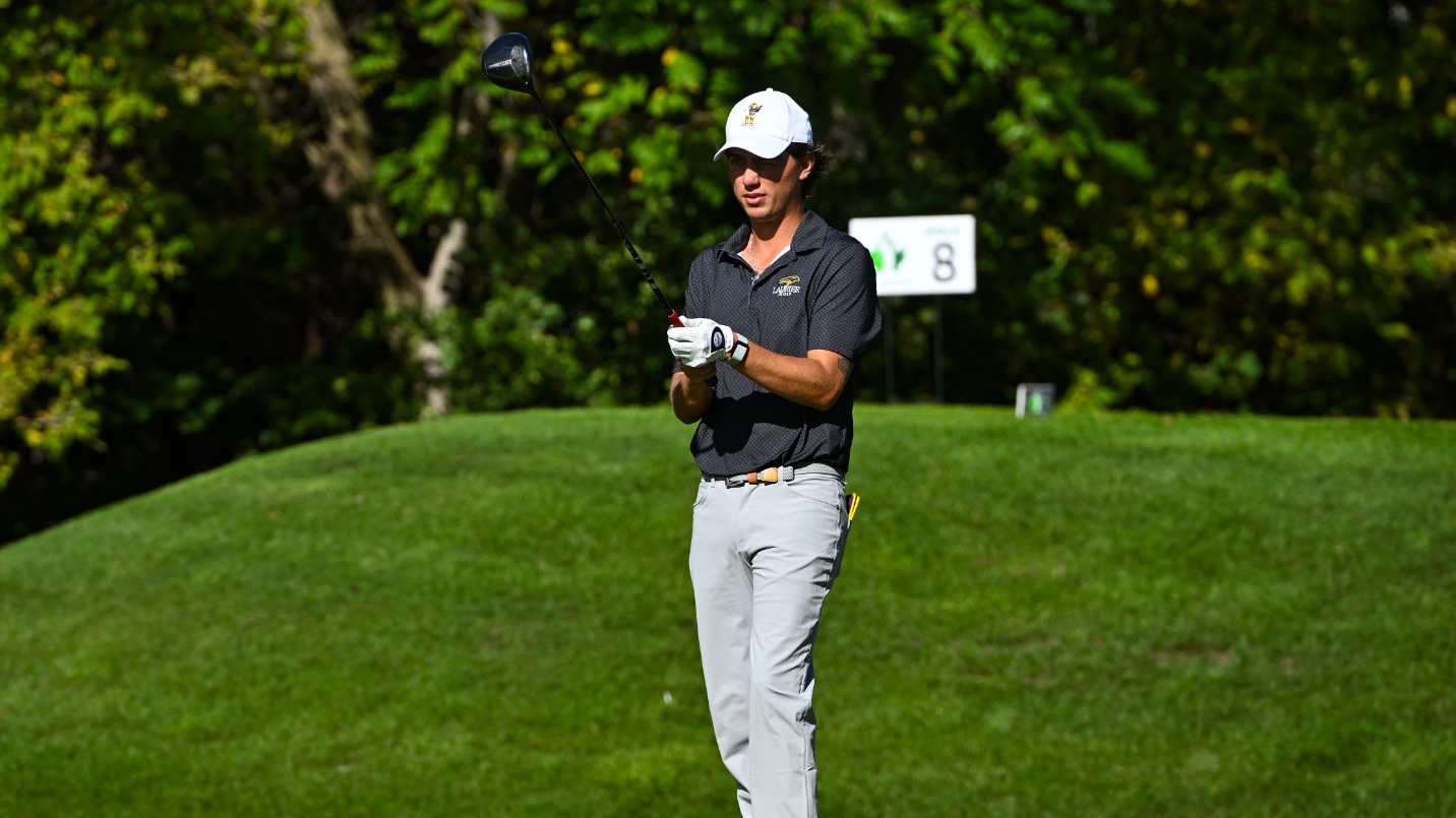 Dayton Price setting up for tee shot