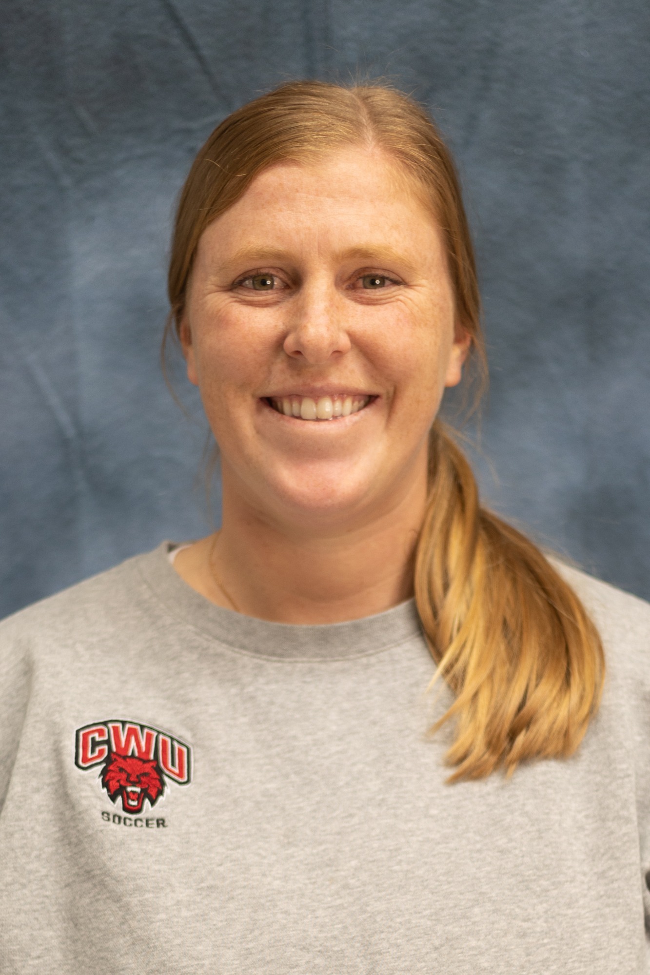 Lindsey Lee Headshot 2023