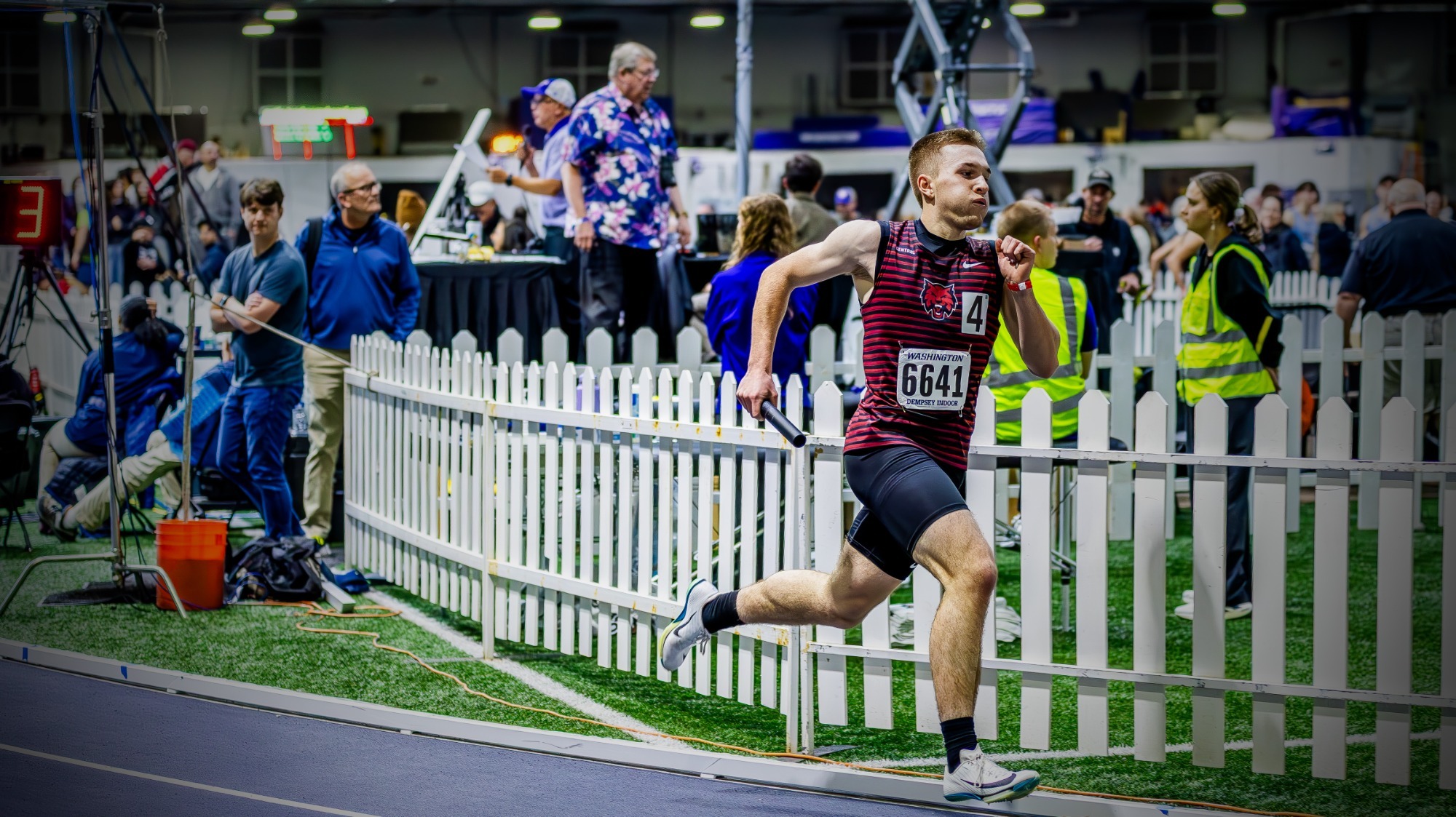 Men's Track and Field action shot at UW Preview 