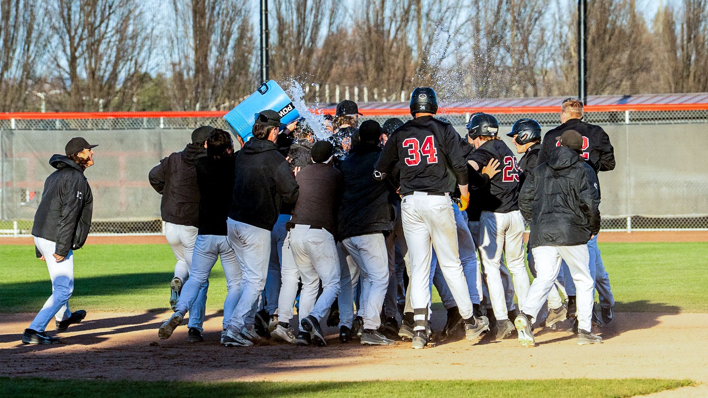 Baseball Celebrates Walk-Off Against NNU 3.28.26