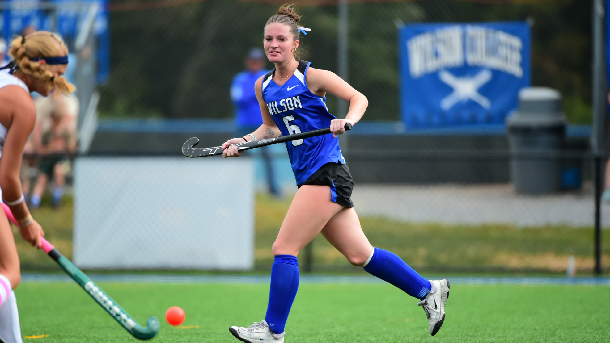 Isabel Blake gets in position