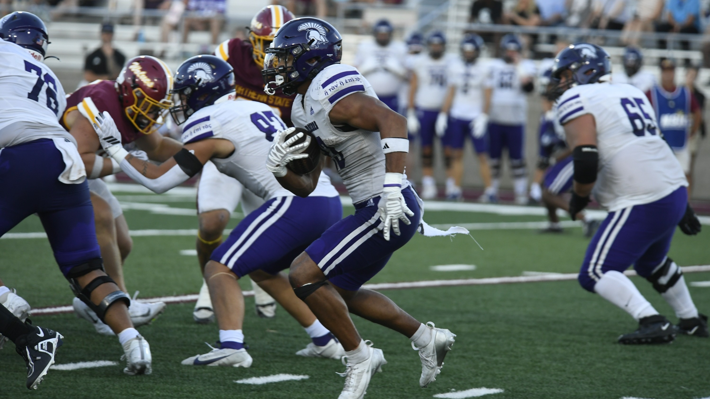 Noah Smith running the ball