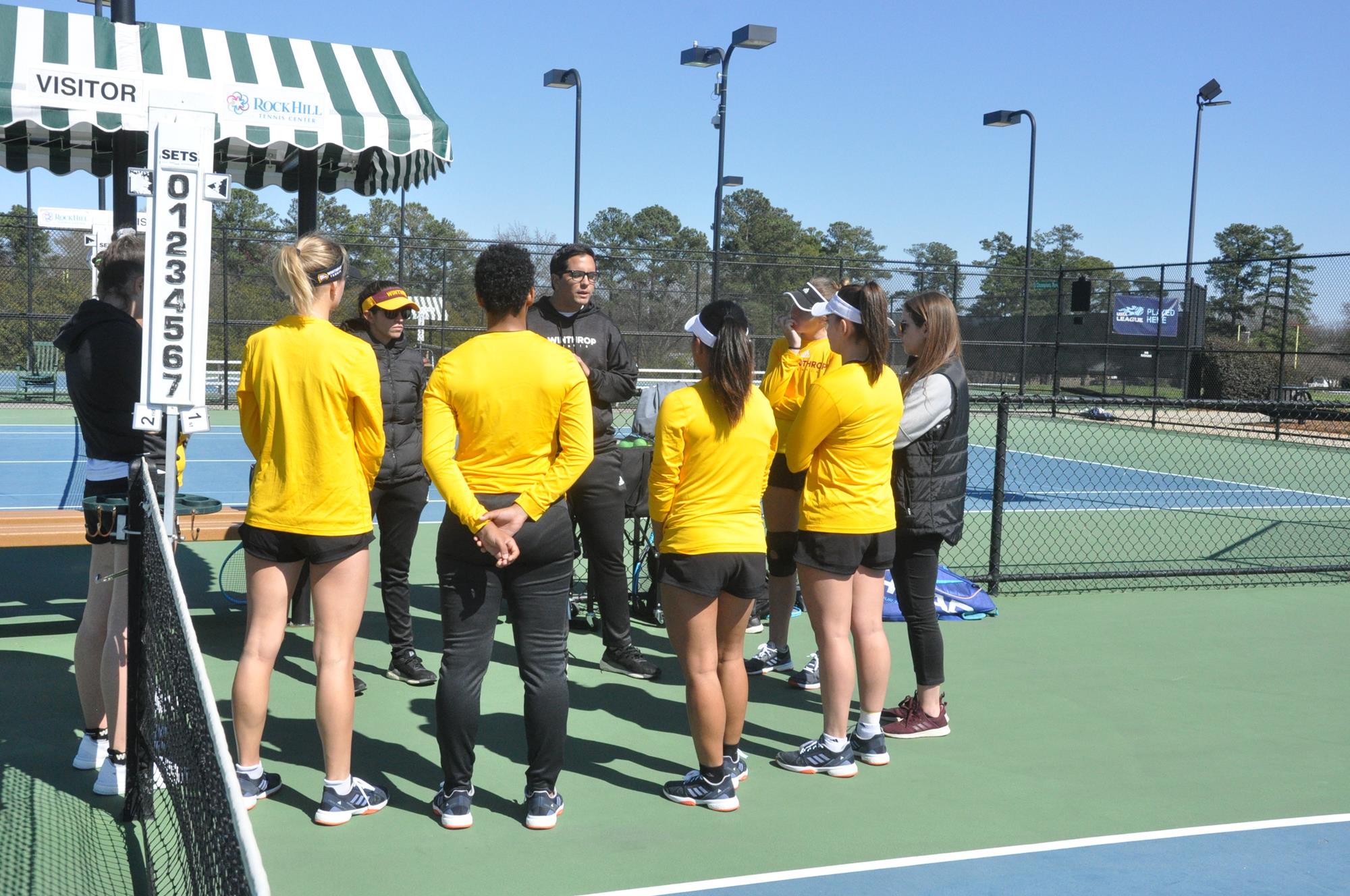 Women's Tennis Huddle