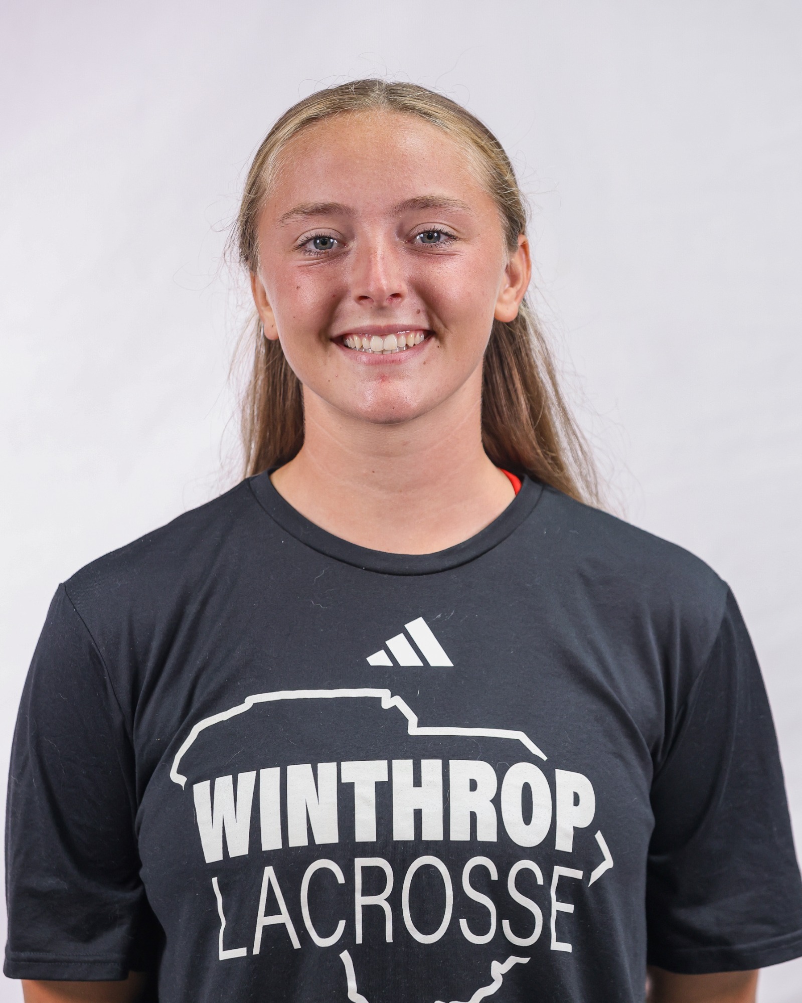 Maddie Barhorst Headshot