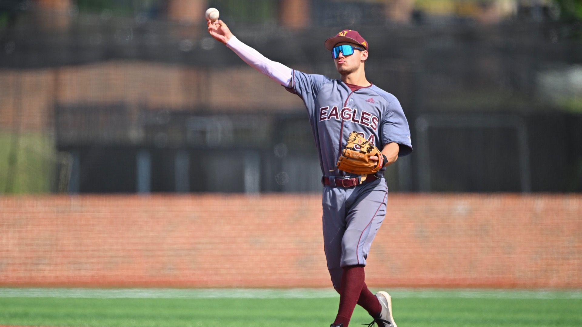 Chazz Grossington throwing the ball