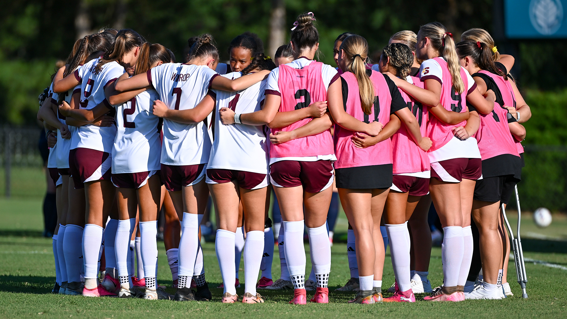 WSOC huddle 