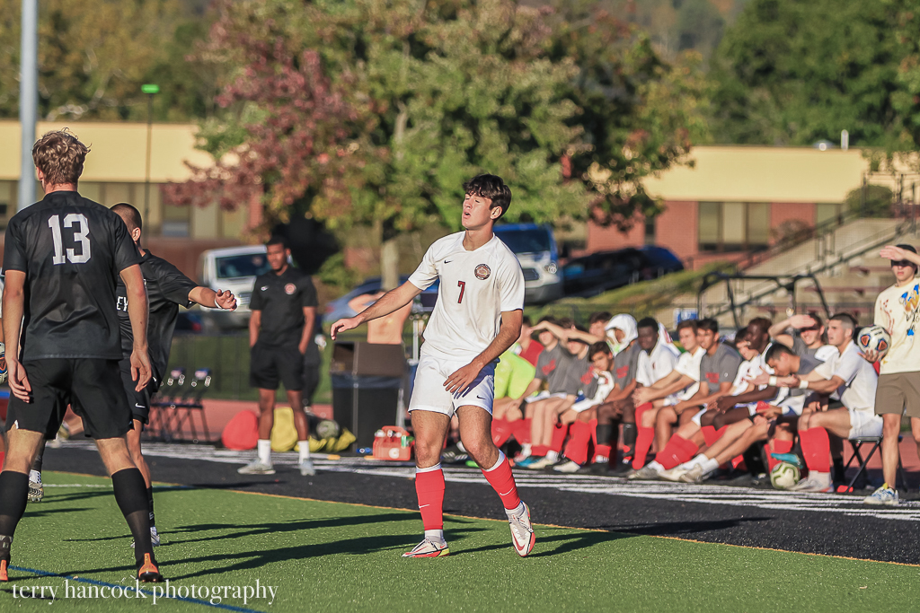 Sandt Strong in Debut as Men’s Soccer Falls to Notre Dame in MEC Opener