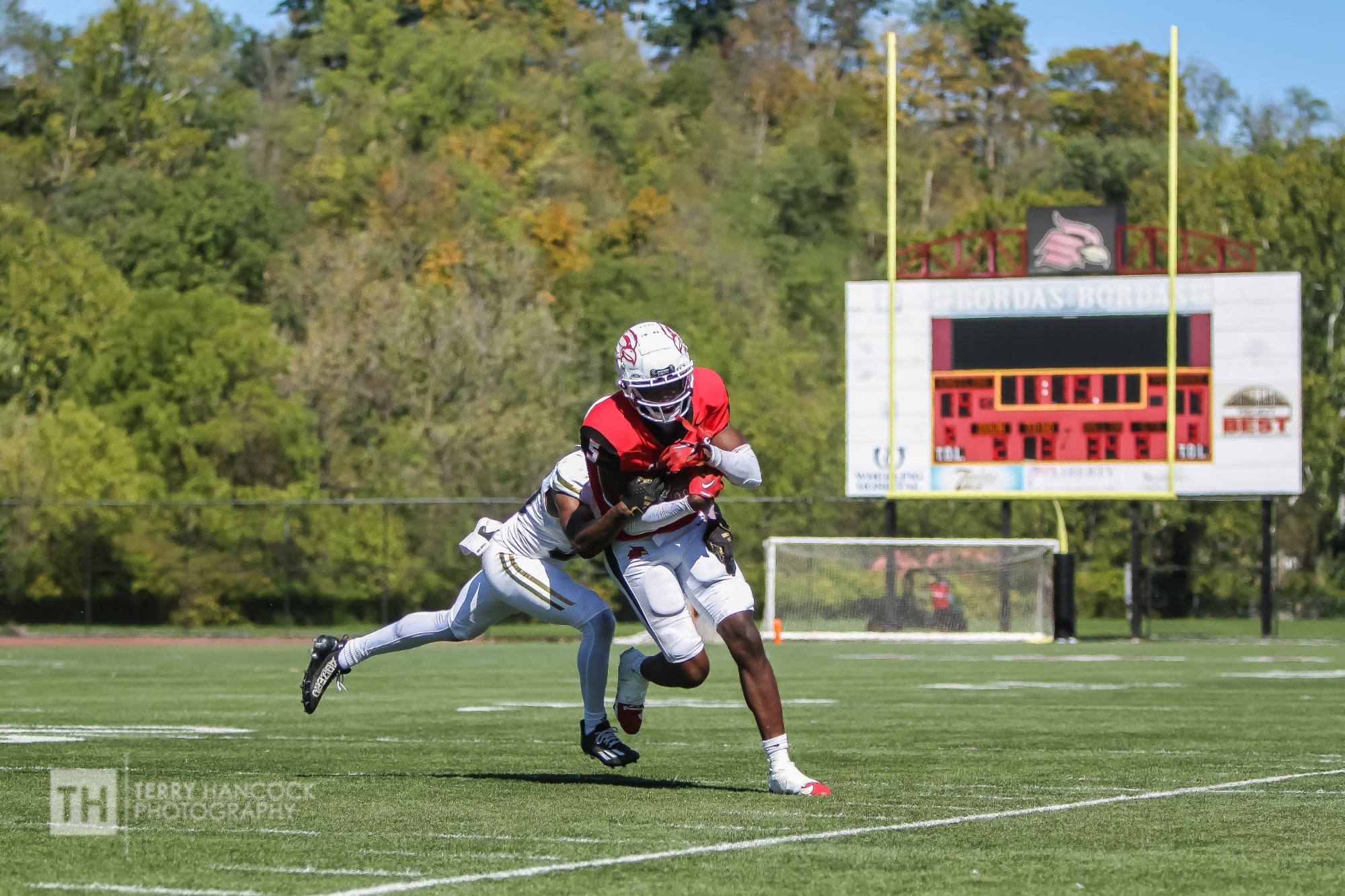 Game Winning Grab Earns Holloway MEC Offensive Player of the Week