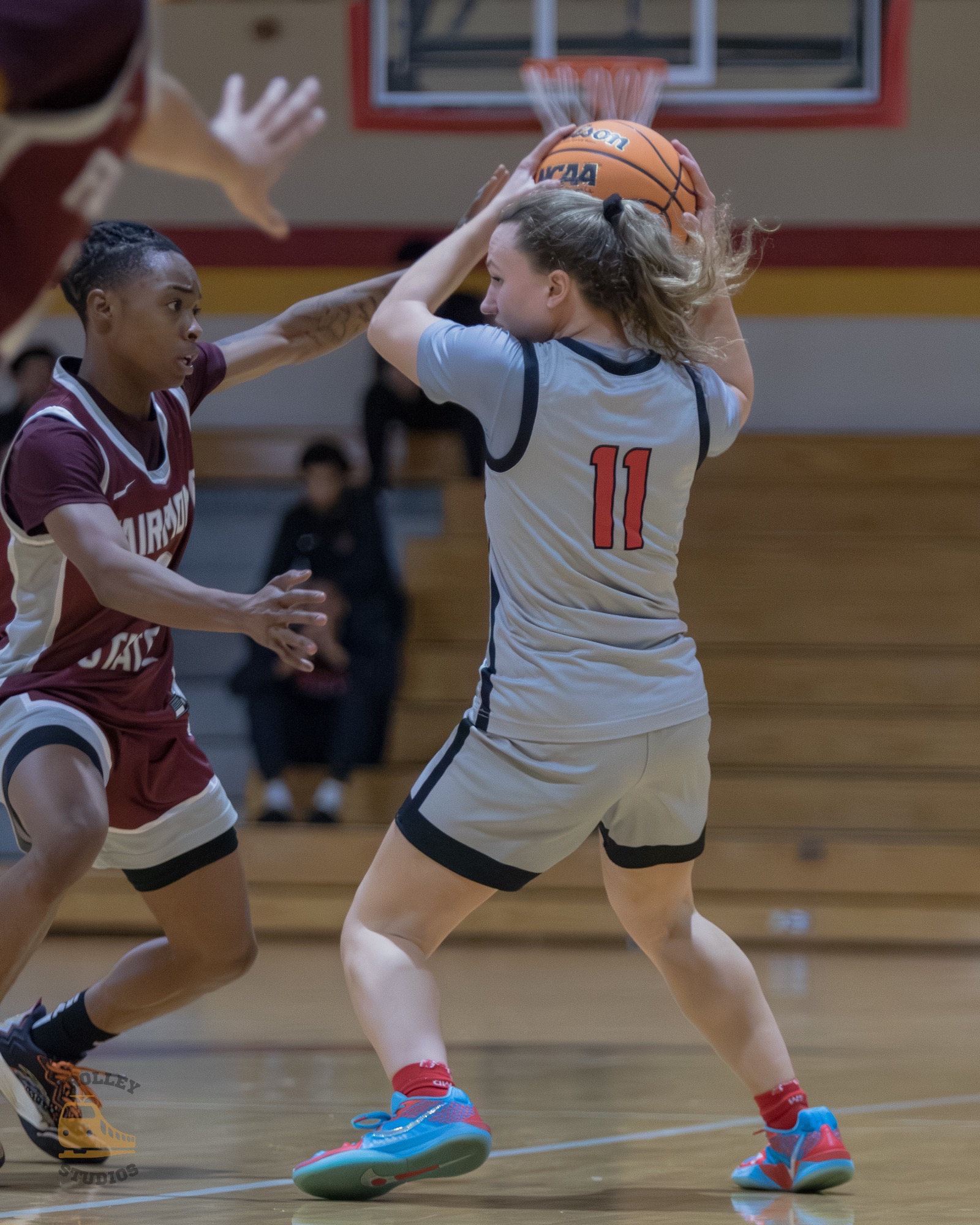 Dalton protecting ball