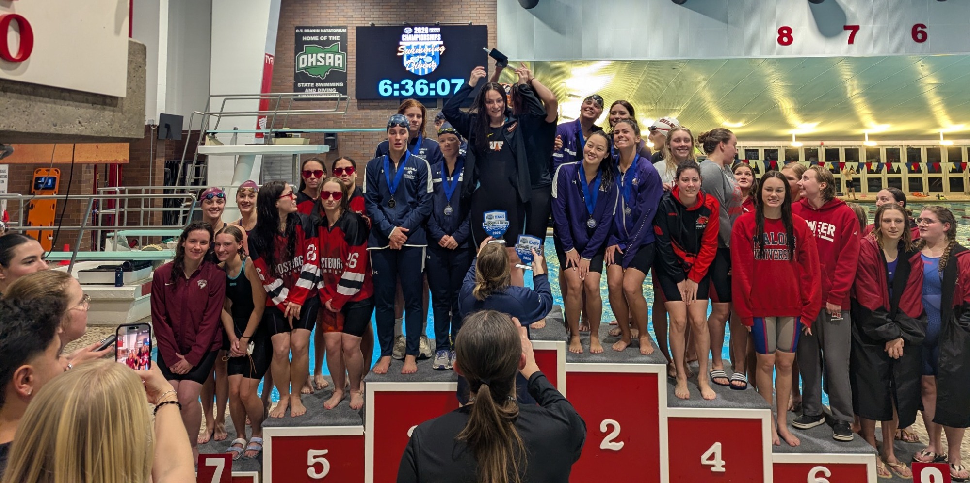 Women's Podium 200 Med