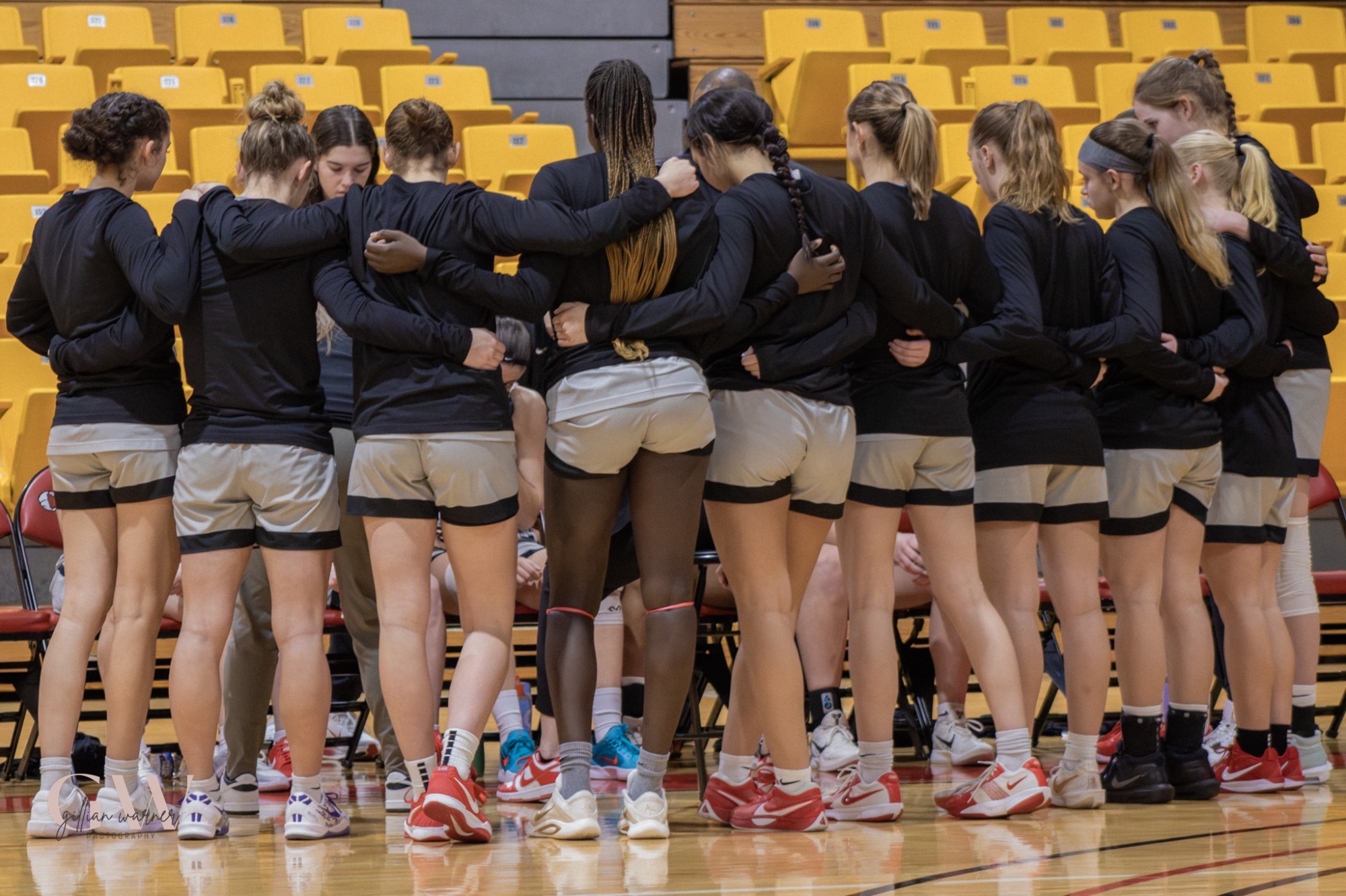 WBB huddle