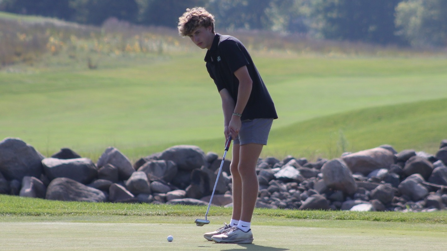 Sophomore Isaiah Schaser