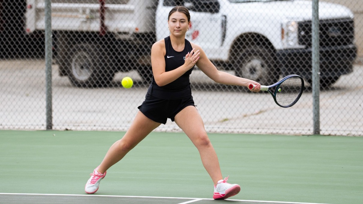 Freshman Leah Moen