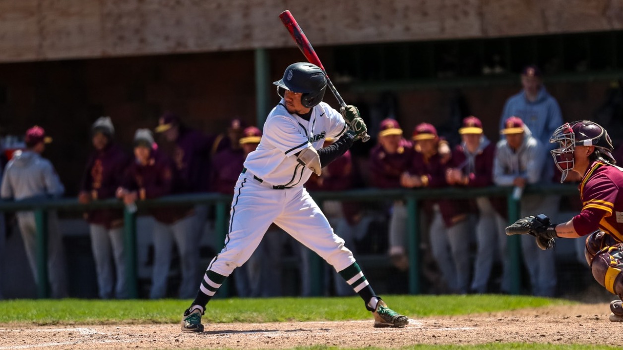 Senior Oliver Lopeztello