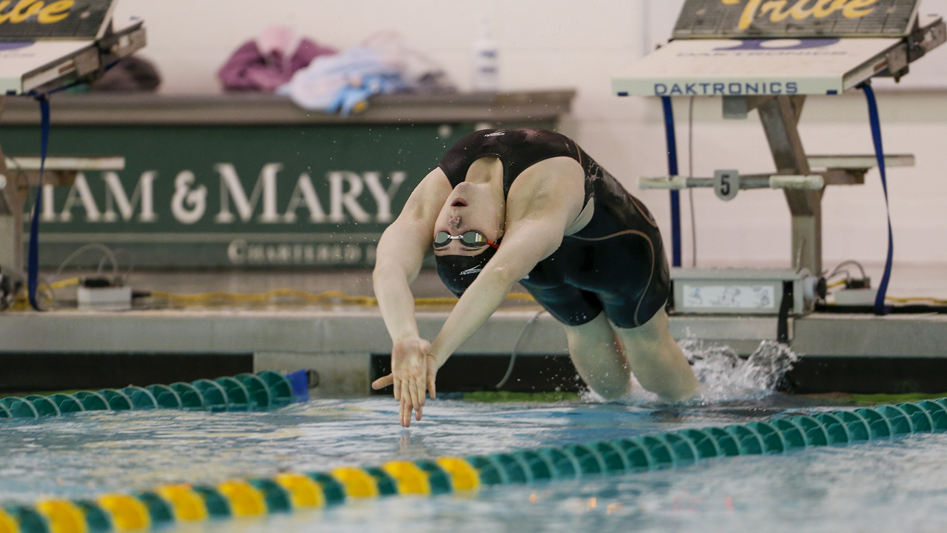 Anna Kenna starts the backstroke in a virtual meet against Davidson on March 6, 2021