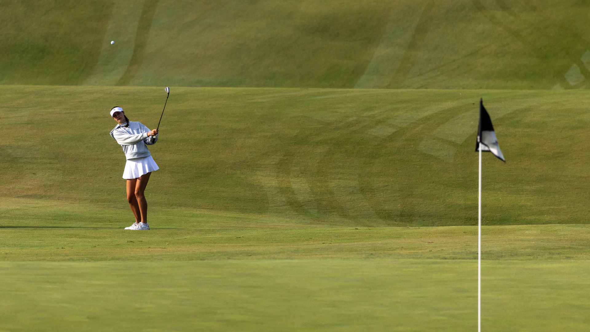 Reagan Garnsey hits a chip shot