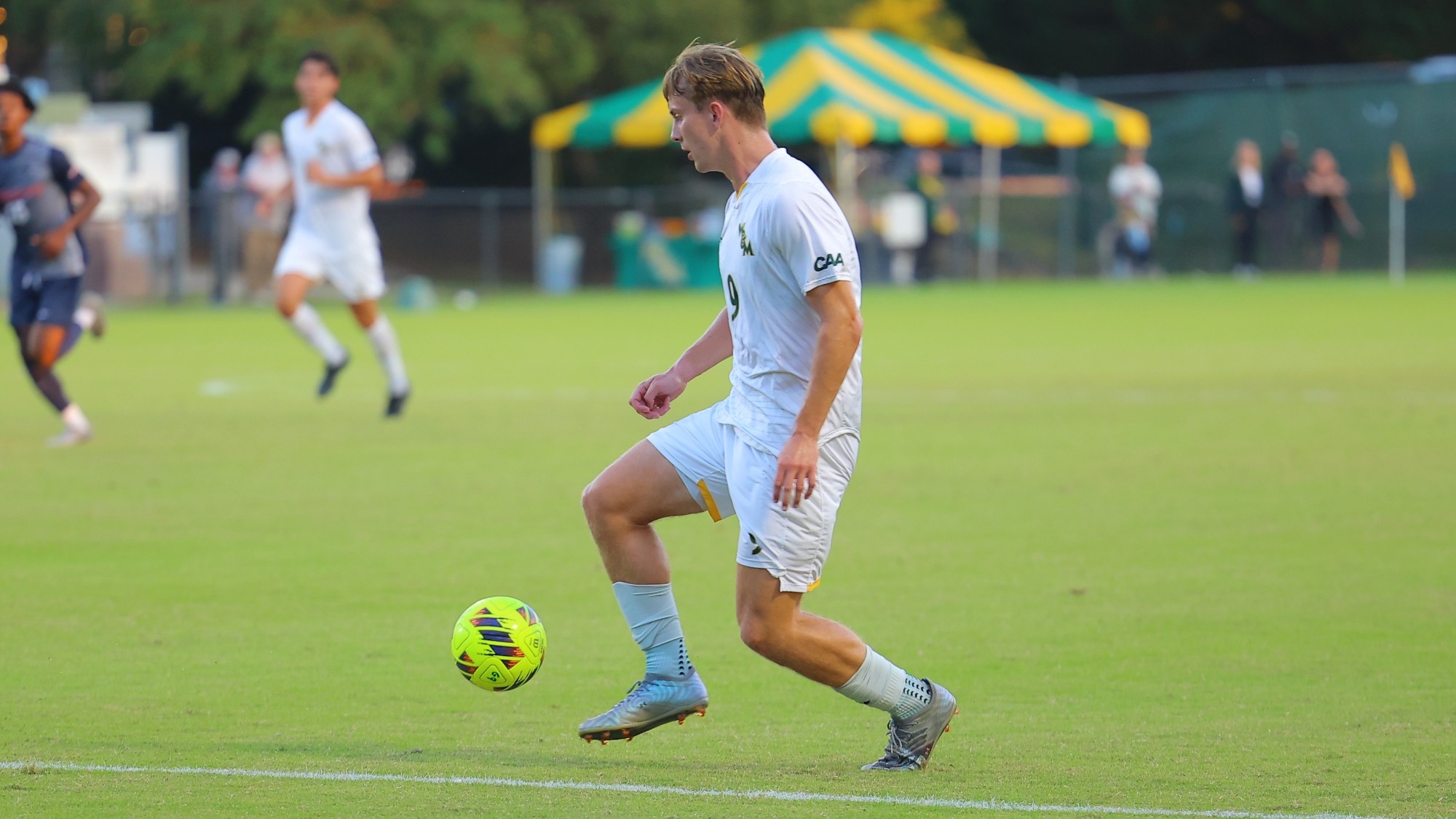 Brown Huffard competing for the Tribe vs. Howard