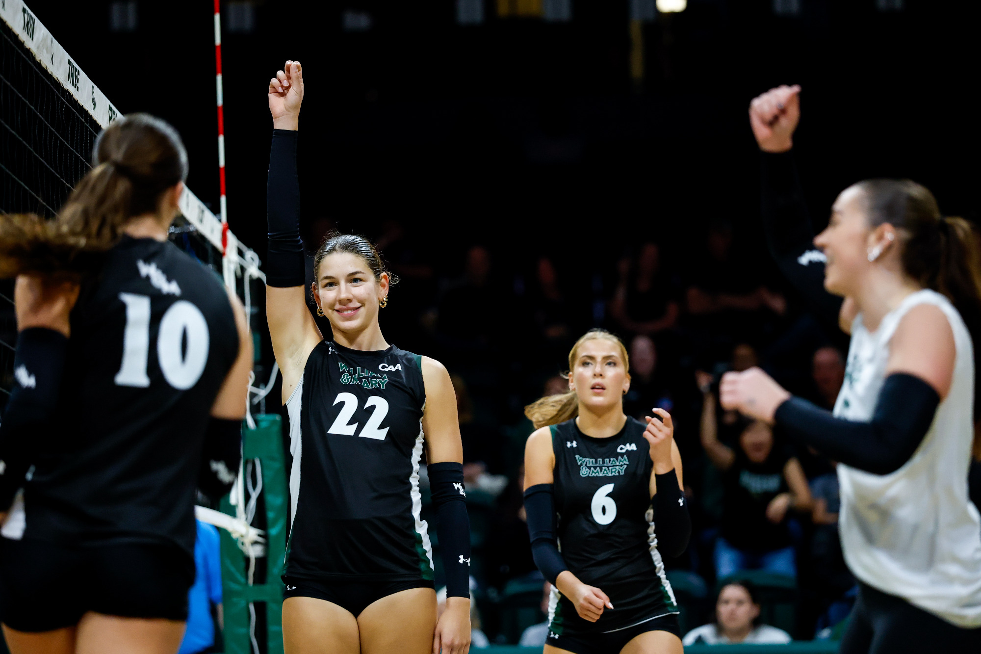 WILLIAMSBURG, Va. — William & Mary took second-place Hofstra to four sets before falling on Thursday night at Kaplan Arena.
