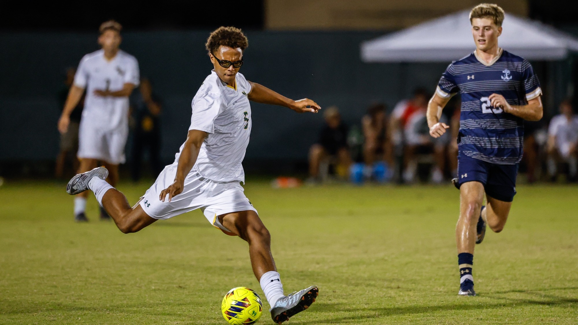 Noah Hiort-Wright competing for the Tribe vs. Navy
