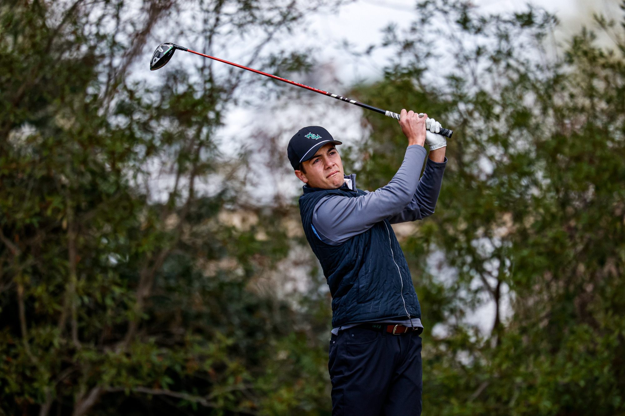 William & Mary men's golf hosted the Golden Horseshoe Intercollegiate, March 23-24, at the Golden Horseshoe Gold Course in Williamsburg. The Tribe won the 12-team event for the first time since 2005. 