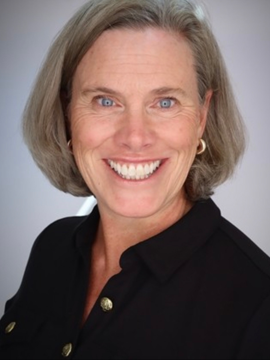 Head shot of Kelley Crisci '94, the Executive Director of Athletics Advancement 
