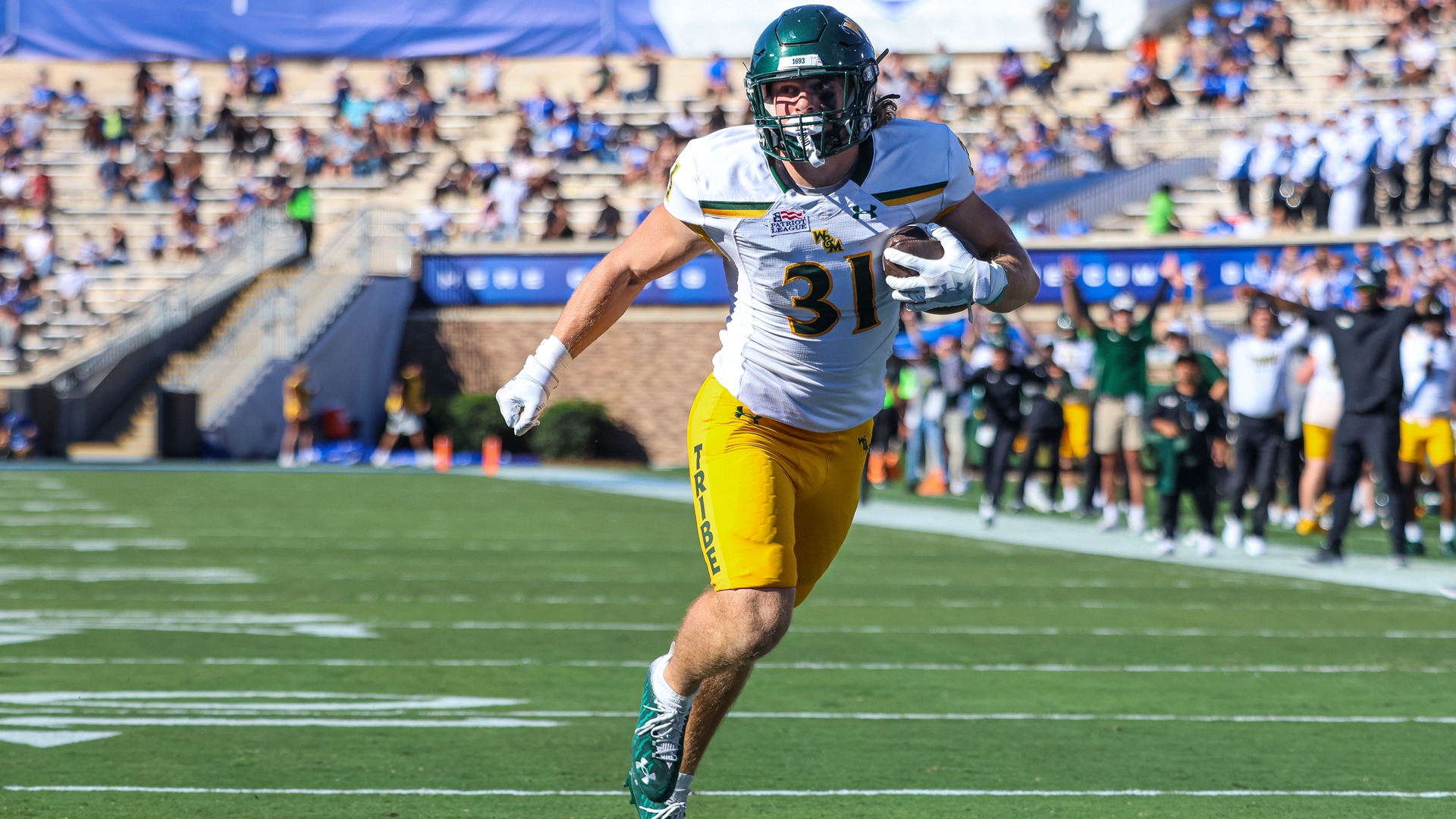 Jack Reuter scores a touchdown at Duke
