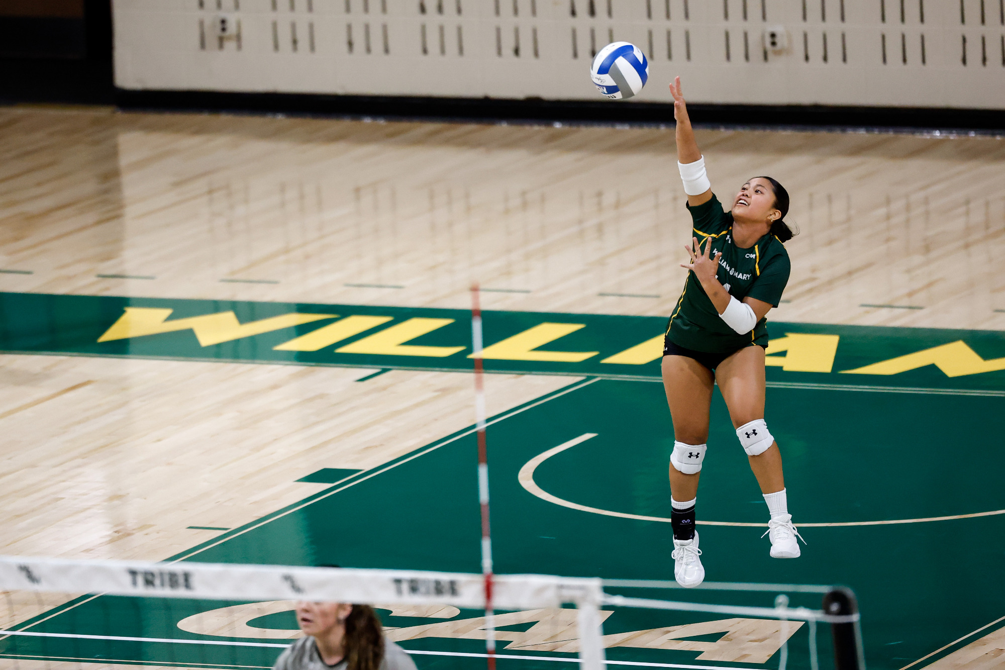 WILLIAMSBURG, Va. — William & Mary lost to Stony Brook 3-2 (27-25, 20-25, 19-25, 26-24, 9-15) in a thrilling match on Saturday afternoon at Kaplan Arena.