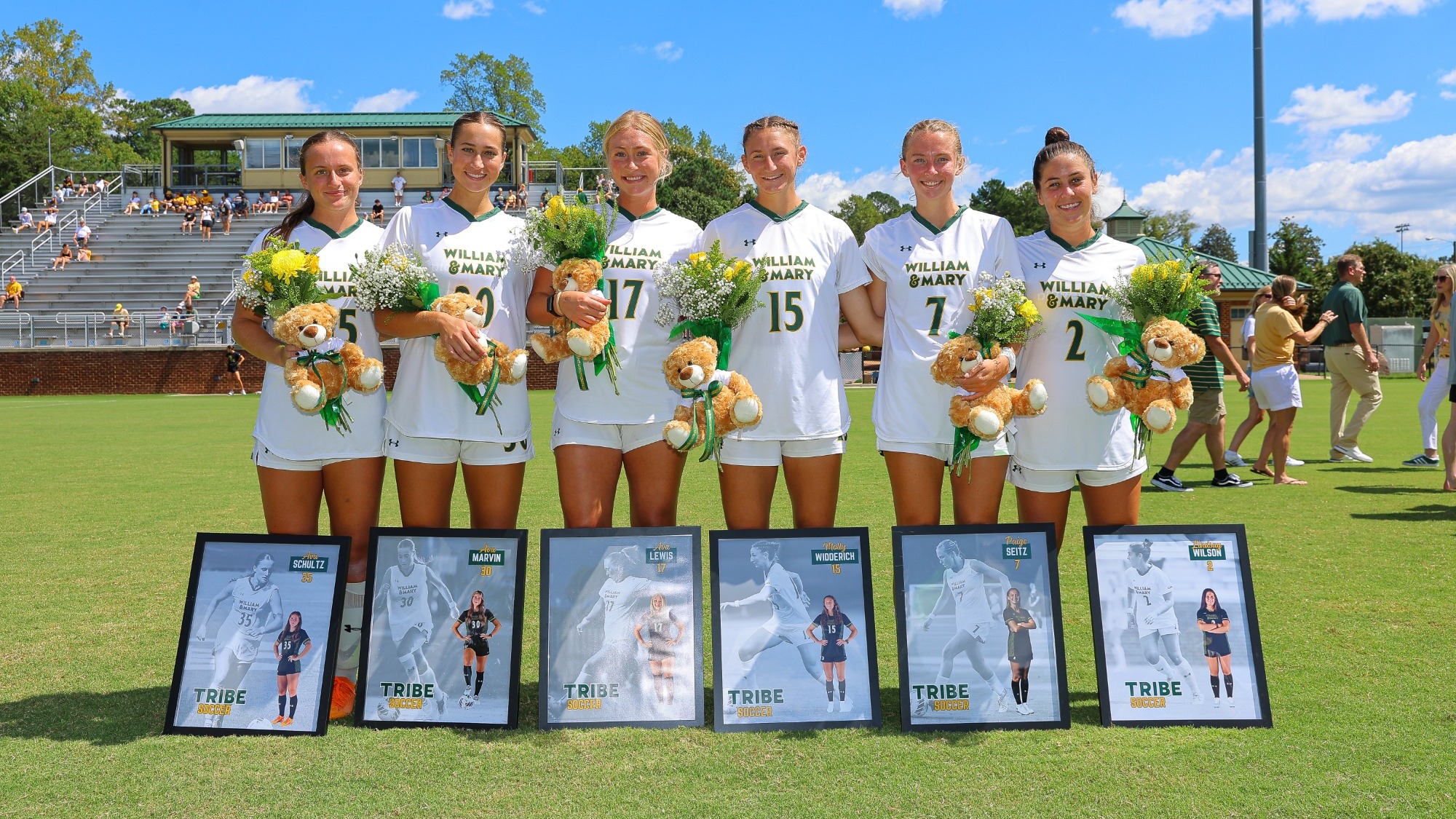 W&M women's soccer seniors taking a photo together pregame vs. VCU