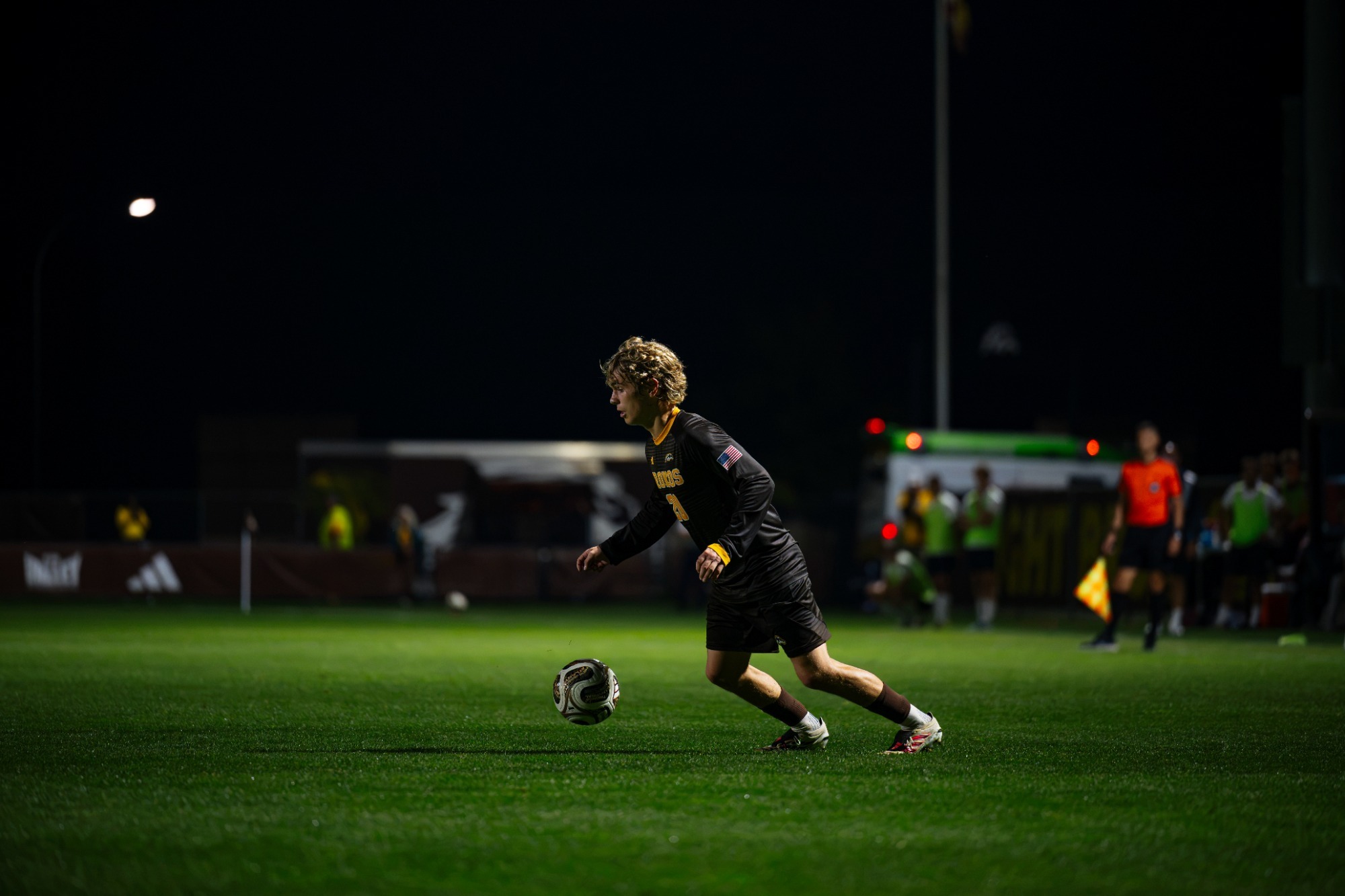 Neo Heyral sets up to kick a cross at the WMU Soccer Complex