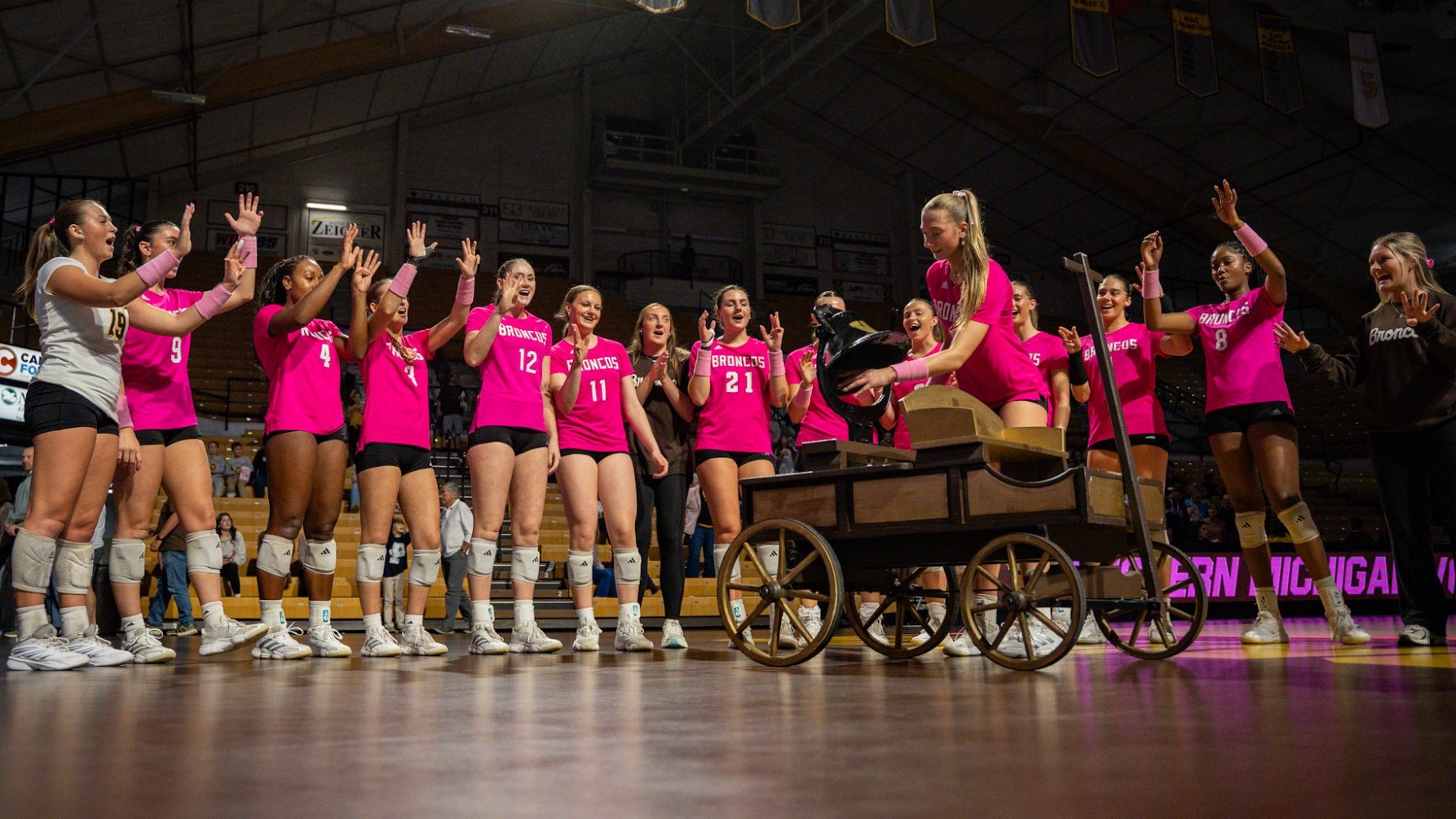 WMU Volleyball rings the victory bell after a straight-set win over Eastern Michigan