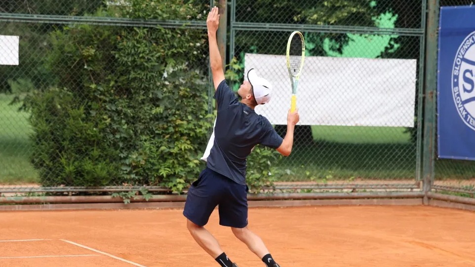 Filip Poklemba Signee