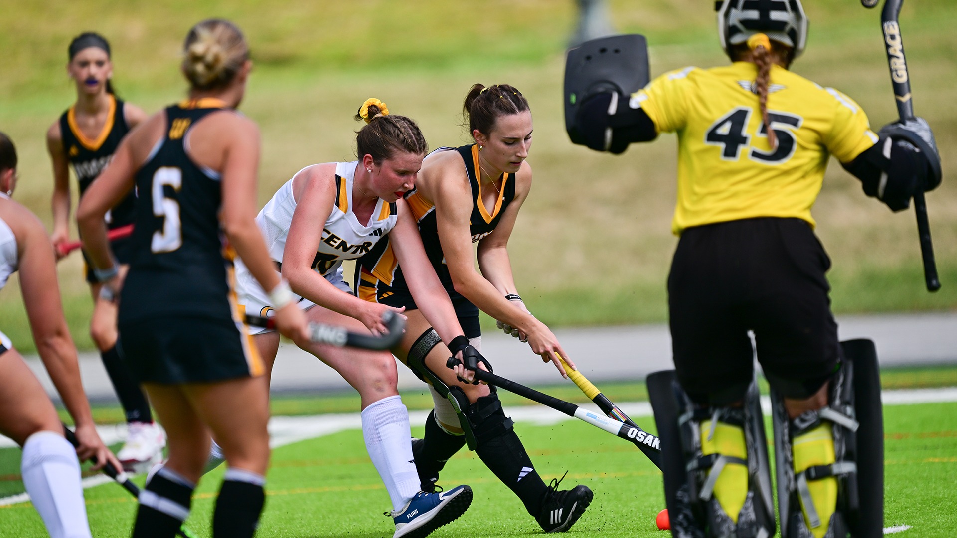 Frankie Zehnal looks to score against Centre in a 2025 game.