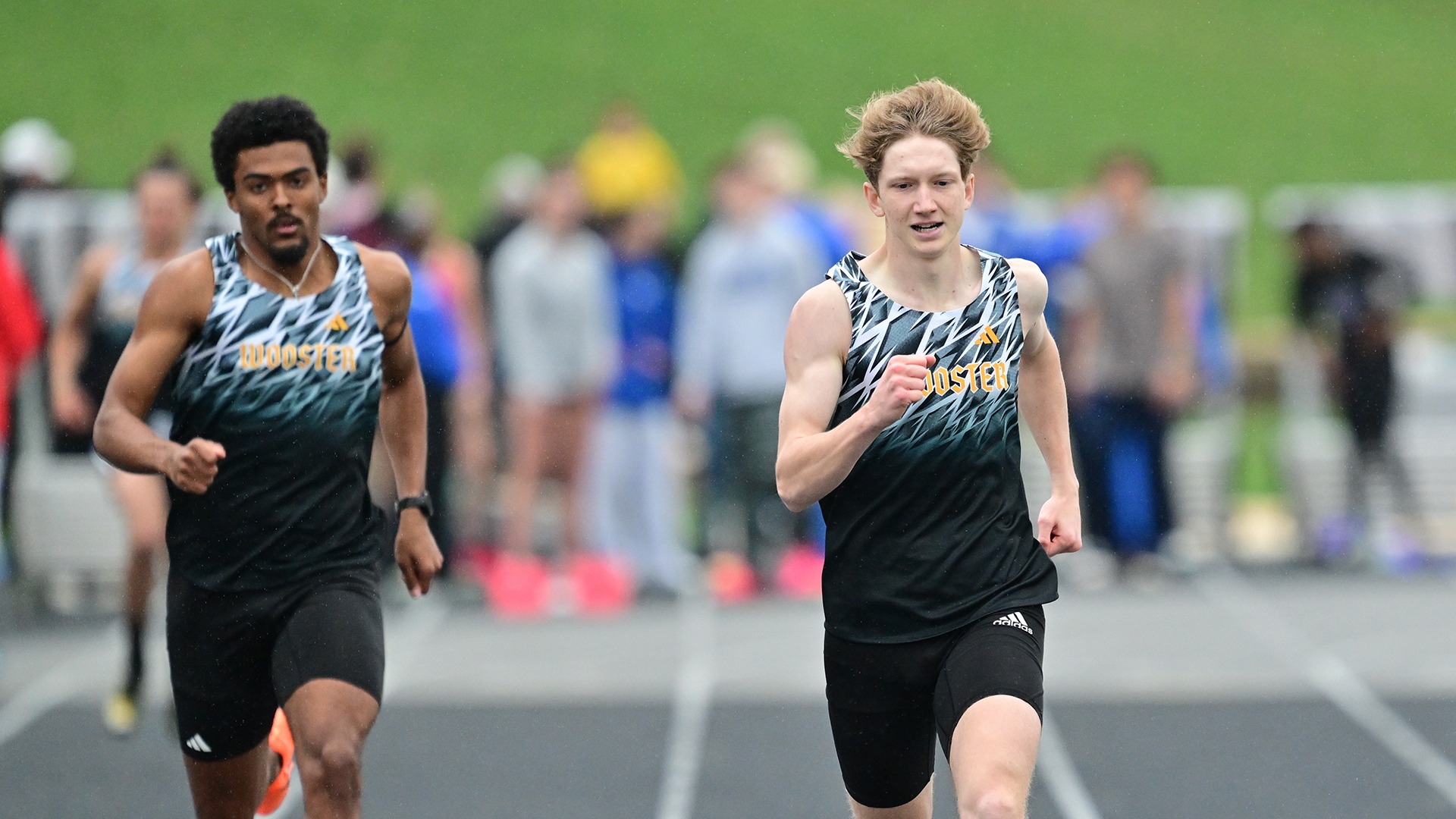 Robert Hillhouse runs in the 2025 Wooster Invitational