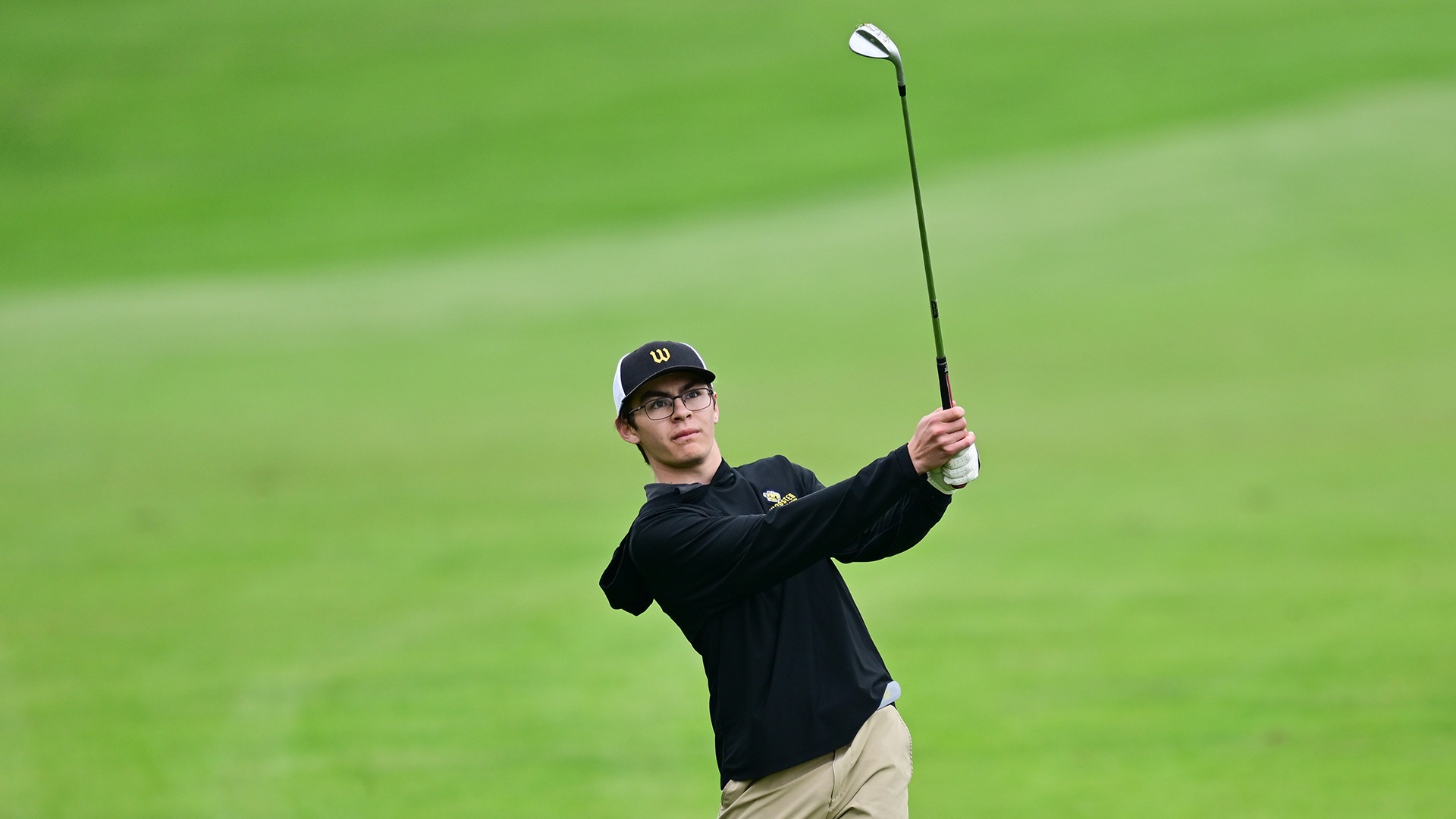 Jake Cammarata hits a shot during the 2025 Nye Intercollegiate