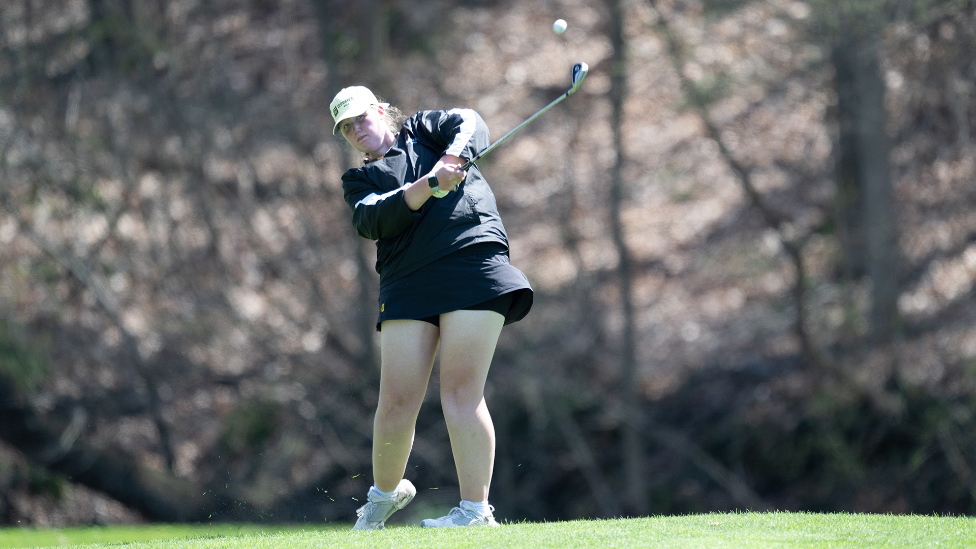 Sarah Buchholtz hits a shot during the 2025 Eva Shorb Weiskopf Invitational